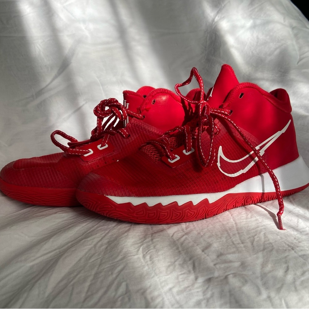 Nike Kyrie Flytrap 4 Mid University Red